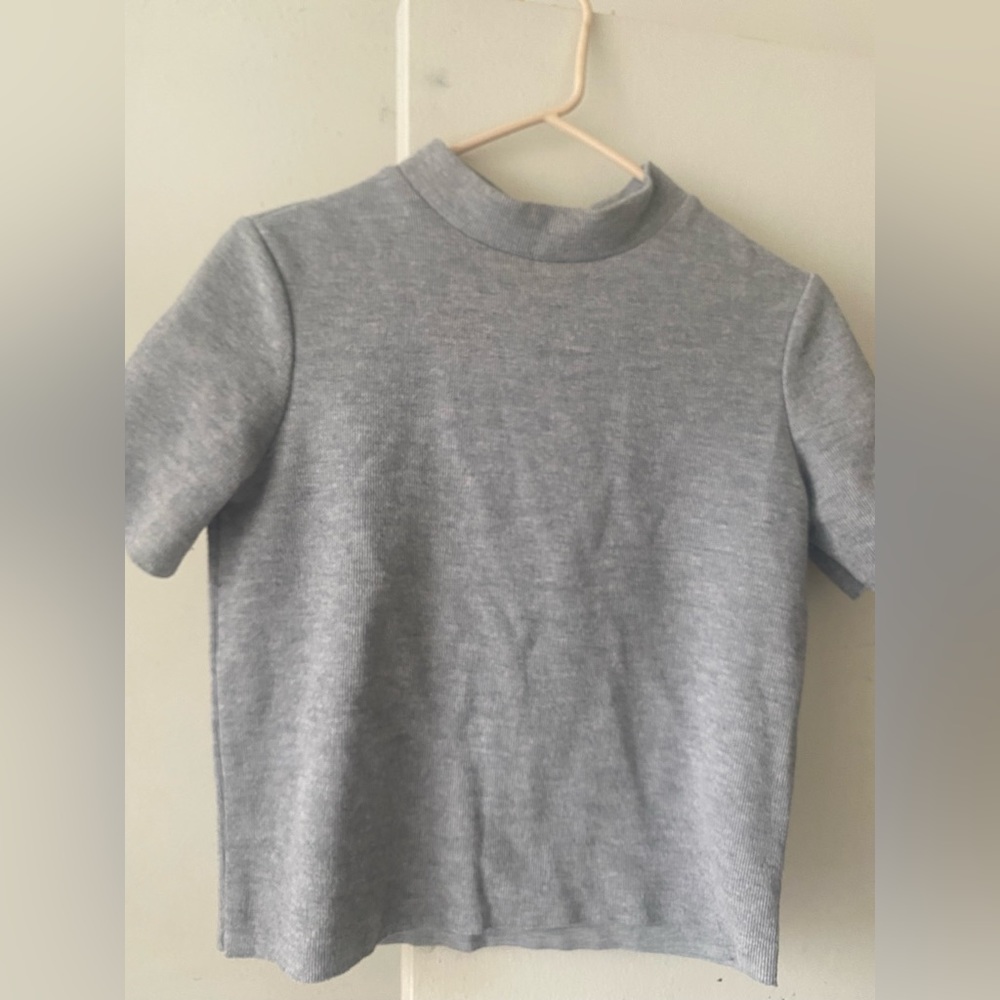 Grey short sleeve turtleneck